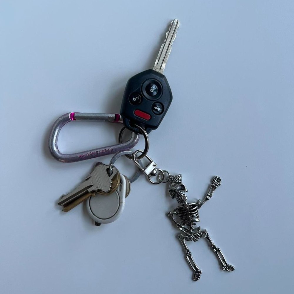Y2K 2000s vintage skeleton grunge skull gothic silver keychain - Picture 6 of 7